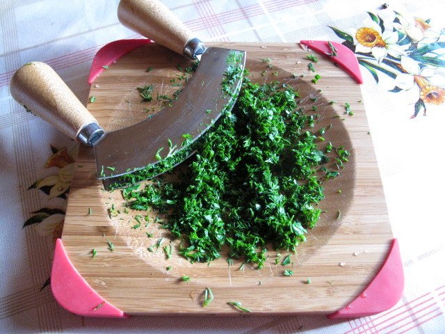 Chopped cutlets with cheese and herbs