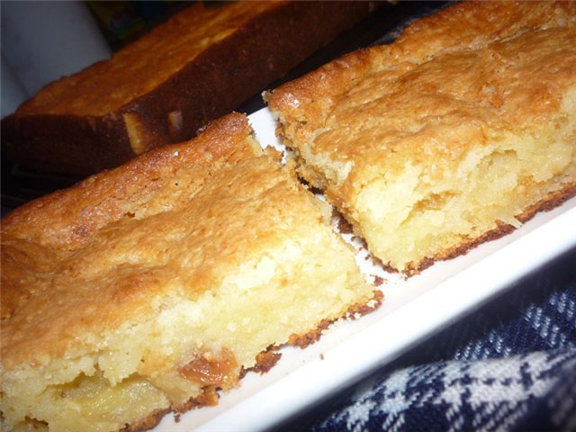 Almond-rum casserole