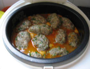 Kafta (jaqueta, kyufta) en un multicooker