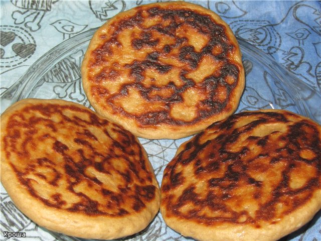 Wheat-buckwheat cakes with sesame seeds