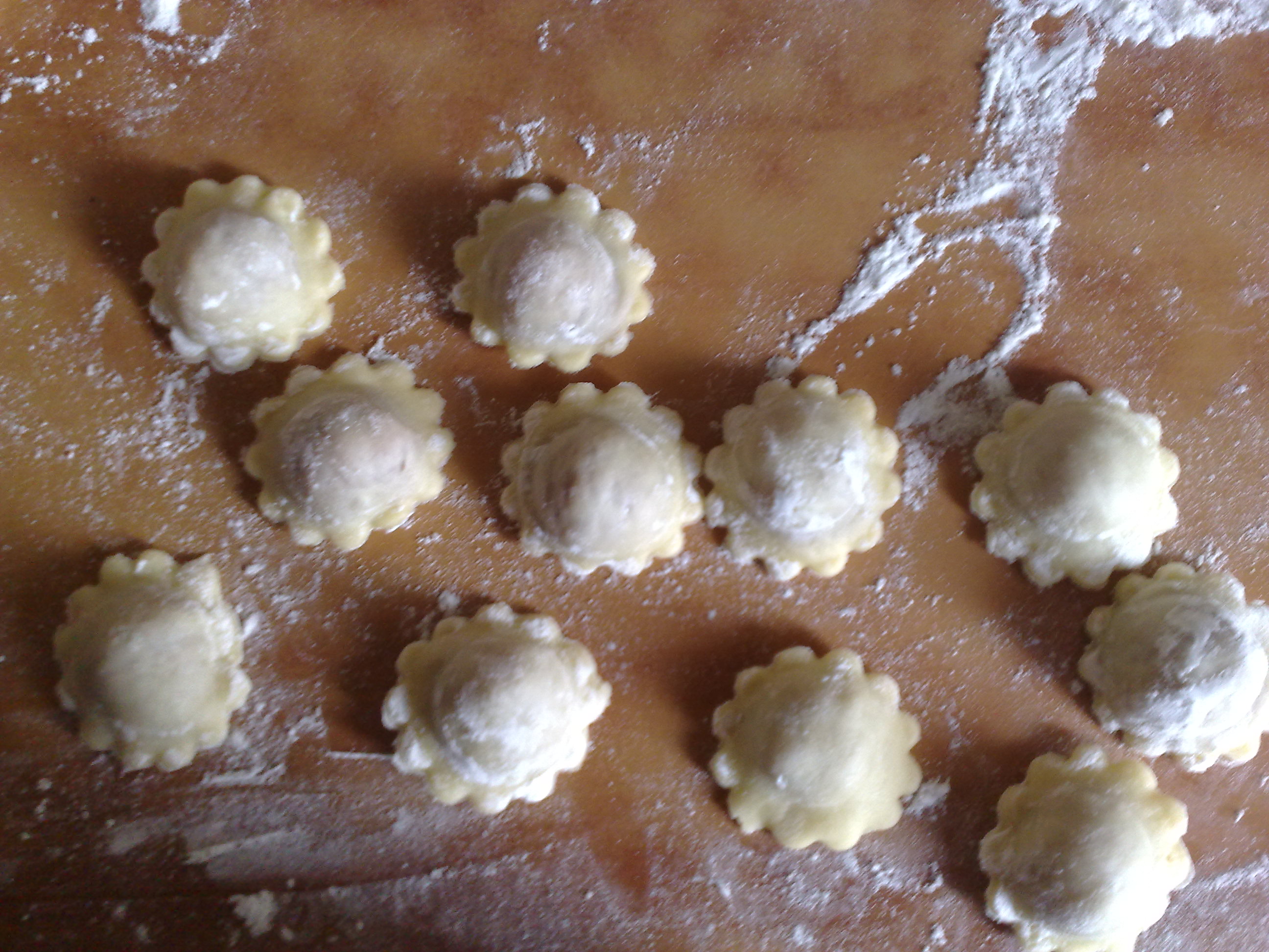 Tagliatelle fatte in casa, ravioli e tutto il necessario per prepararli