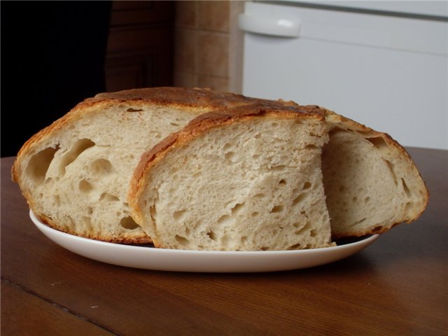 Pan de masa madre en el horno