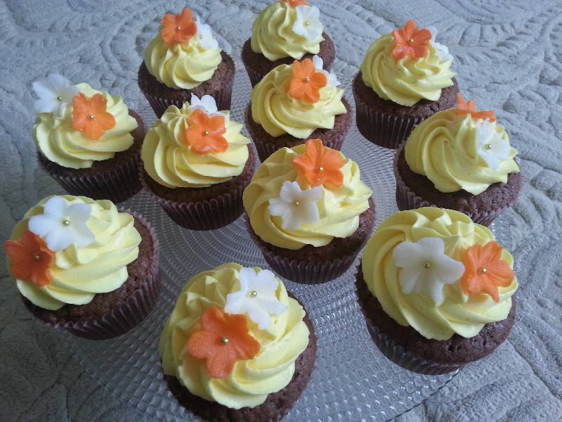 Mga orange na cupcake