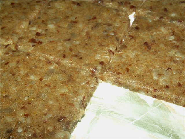 Whole grain crackers with sunflower, flax and sesame seeds (Peter Reinhart)