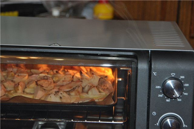 Mini forno macchina per il pane DeLonghi EOB 2071