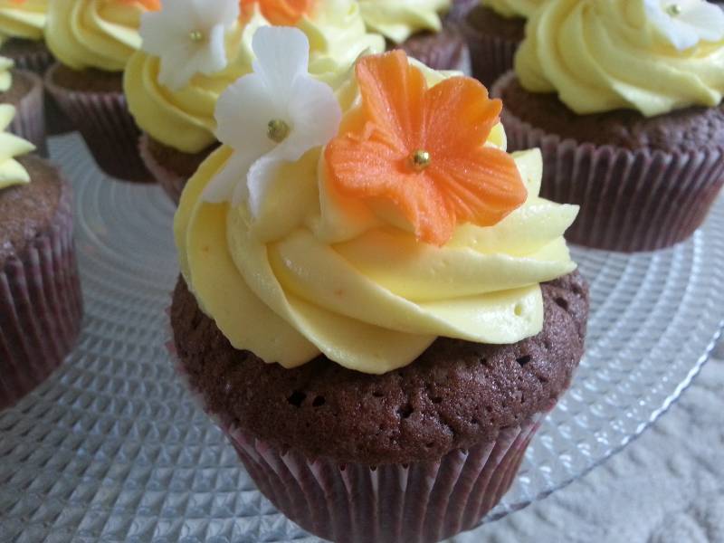 Mga orange na cupcake