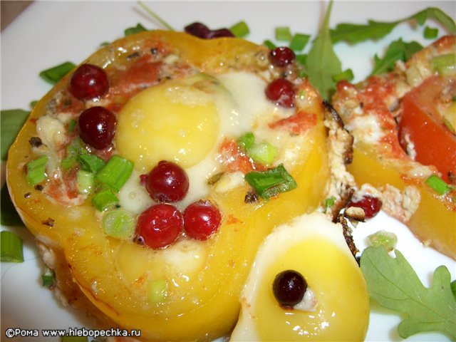 Fried eggs with quail eggs