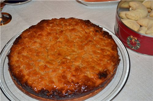 Pastel de crema con picadura de abeja