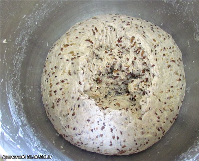 Pan aromático con masa madre de centeno al horno