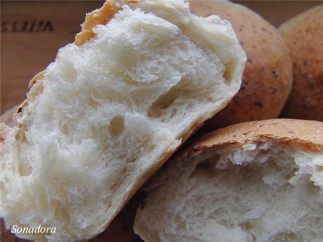 Bollos de queso en agua mineral