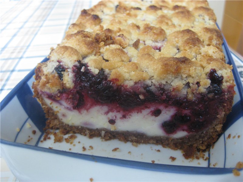 Blueberry pie with cottage cheese