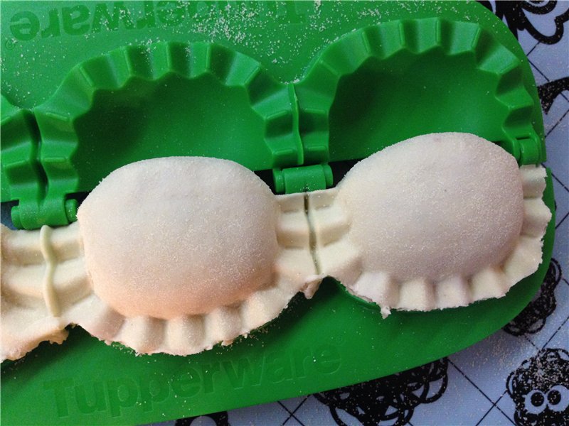 Dumplings and dumplings mold