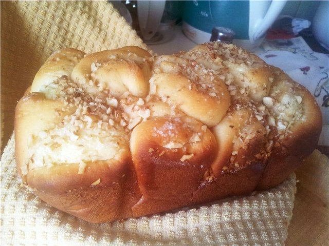 Pan de tarta de queso o bollos de tarta de queso en una panificadora y multicocina Panasonic