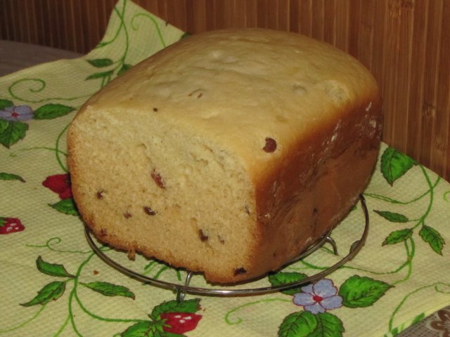 Kulich Koninklijke spelbreker in een broodbakmachine