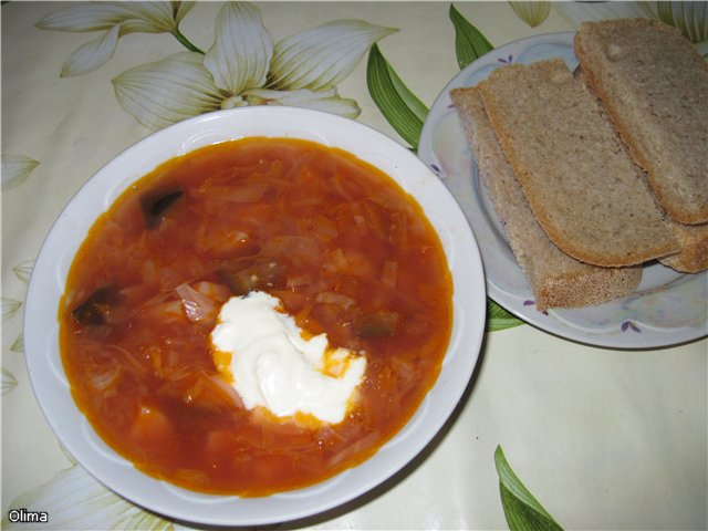 Ang borsch ng Ukraine na may mga eggplants