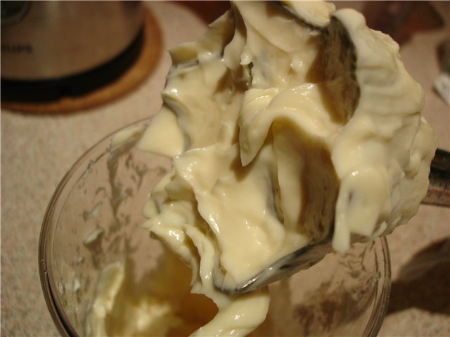 Making mayonnaise