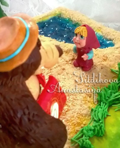 Pastissos basats en la caricatura Masha and the Bear