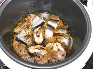 Braised herring sa langis (Multicooker Panasonic SR-TMH 18)