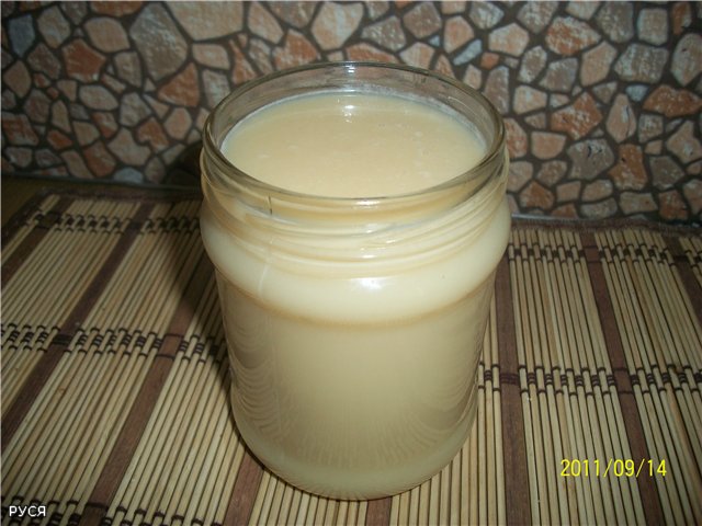 Homemade condensed milk