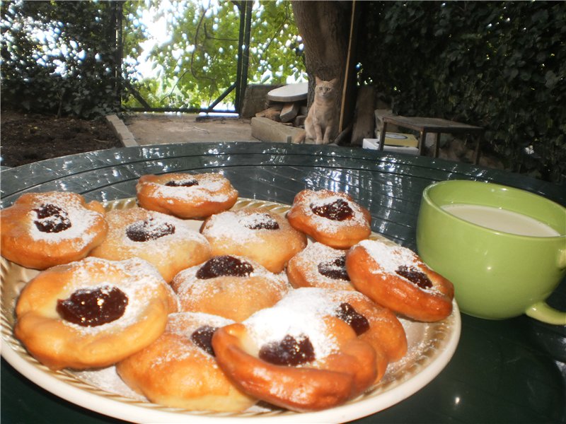 Pączki autorstwa R. Bertina