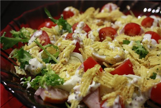 Ensalada Ahumada De Pollo Y Papas Fritas