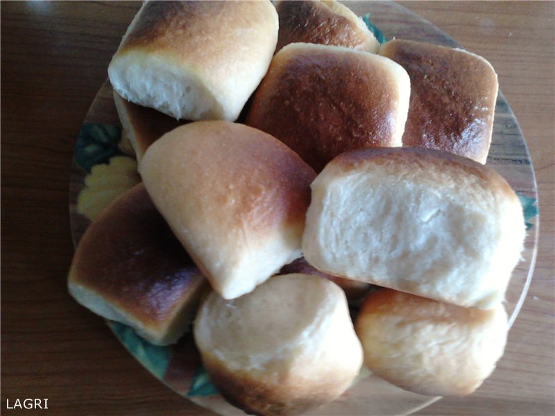 Mga buns na Bavarian (Dampfnudeln)