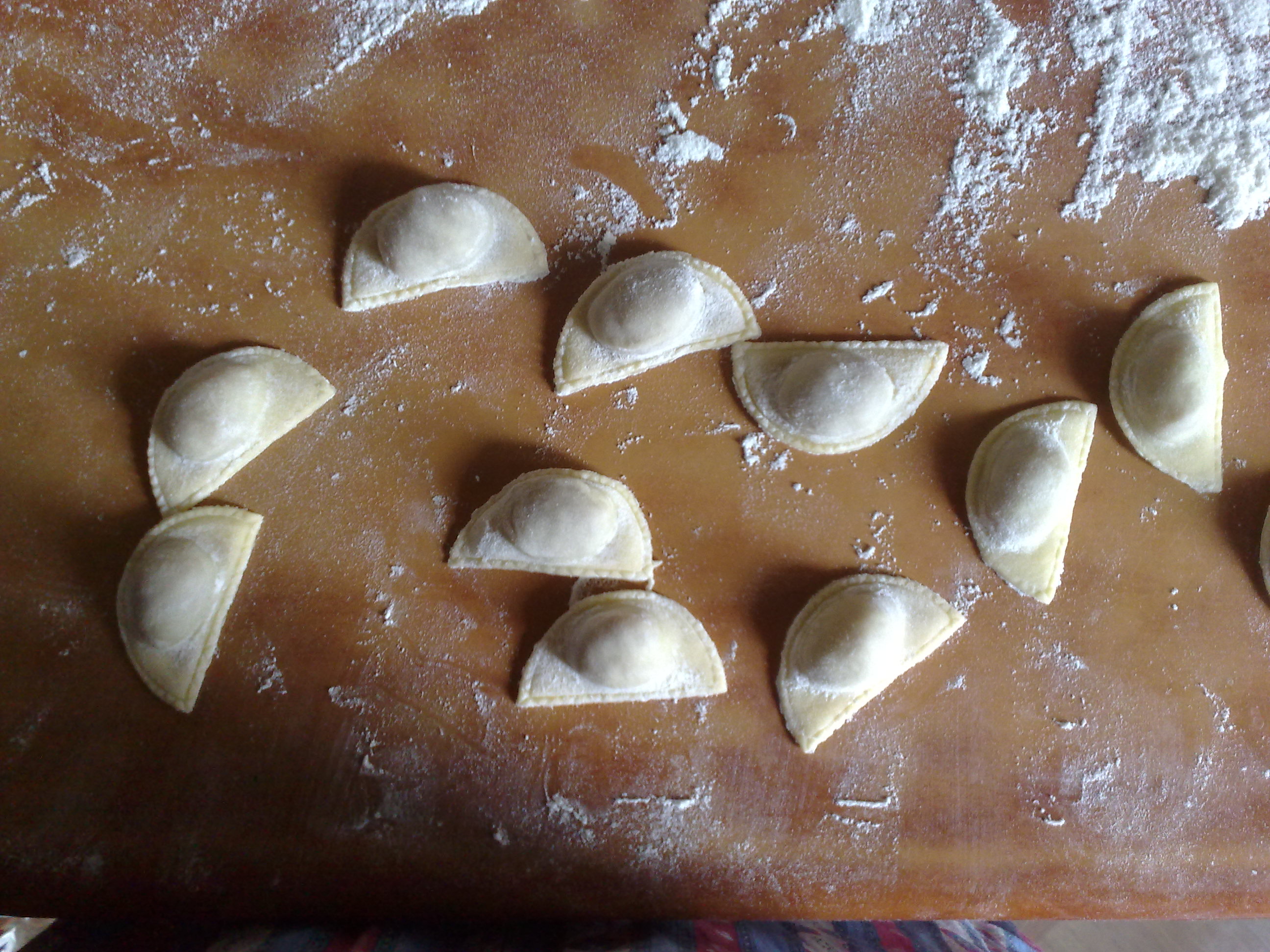 Tagliatelle fatte in casa, ravioli e tutto il necessario per prepararli