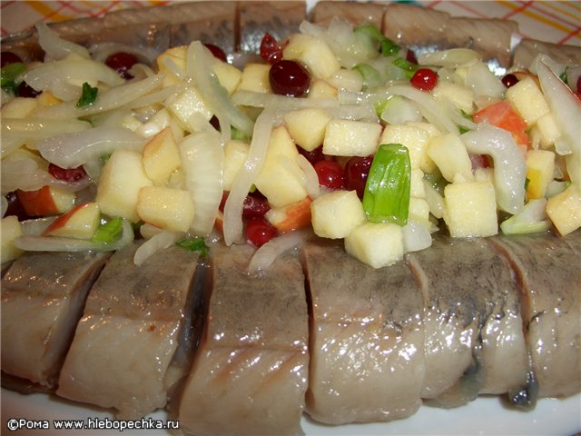 Witte uiensalade met appel