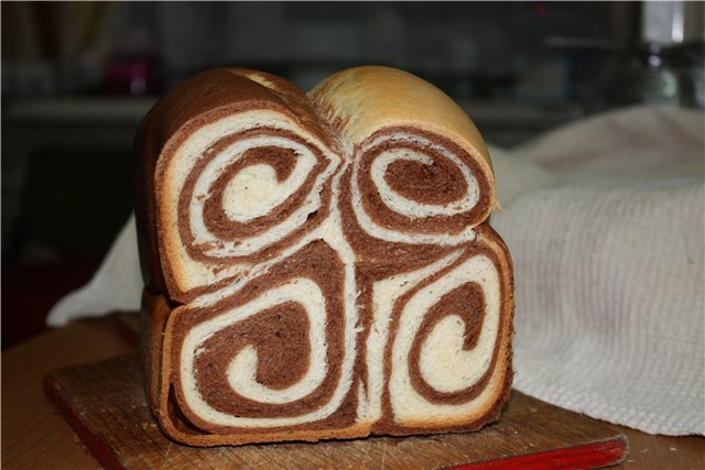 Fantasia di pane-cioccolato-vaniglia (macchina per il pane)