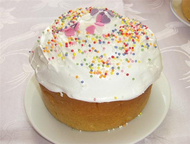 Kulich עם Myasoedovskaya בתנור (כיתת אמן)