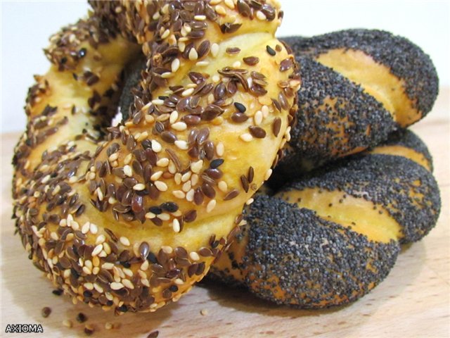 Turkish bagels (Simity)