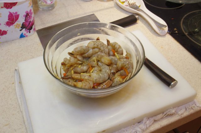 Gambes de tigre amb salsa de crema d’all