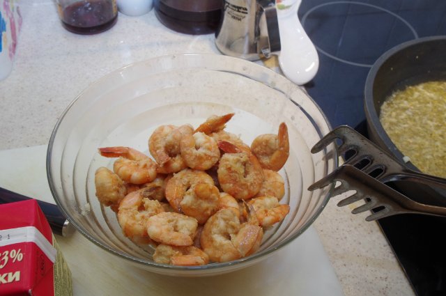 Gambes de tigre amb salsa de crema d’all