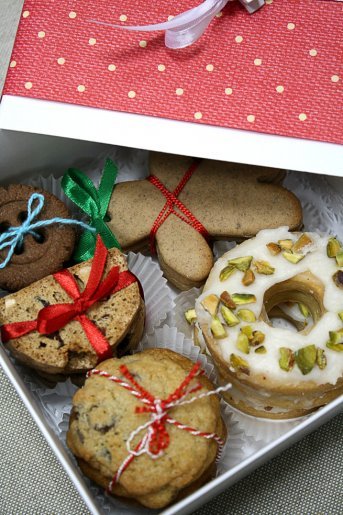 Pinalamutian namin ang cookies ng gingerbread, cookies