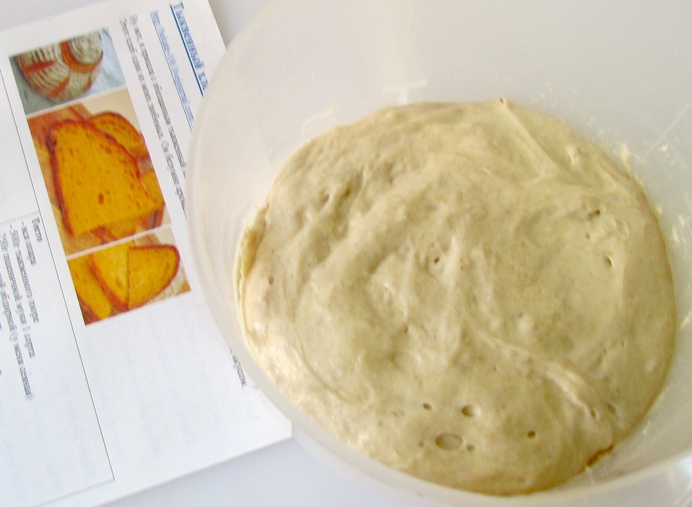 Zuurdesem pompoenbrood in de oven