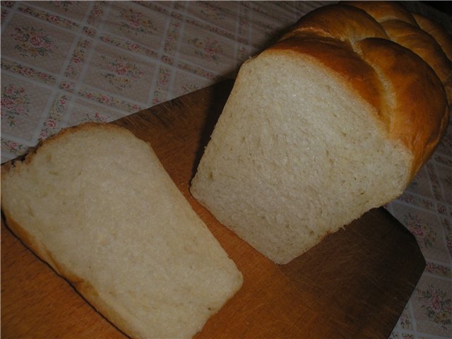 Lithuanian challah in the oven