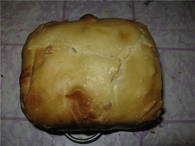 Pastel de muffin de primavera con masa madre en el horno.