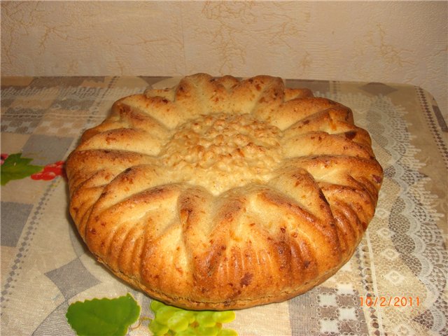 Pane con formaggio e salsiccia (macchina per il pane)