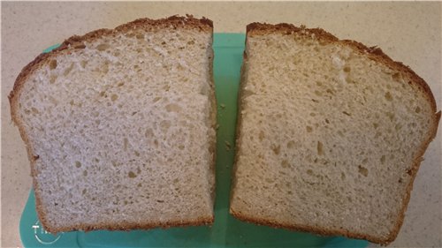 Moldavian bread Kolechel in the oven