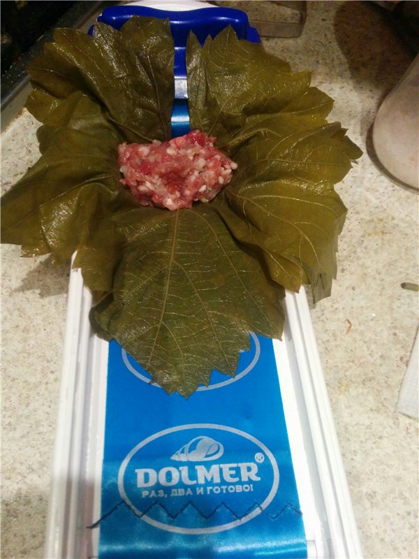 Dolmer (dispositivo para enrollar repollo relleno y dolma)