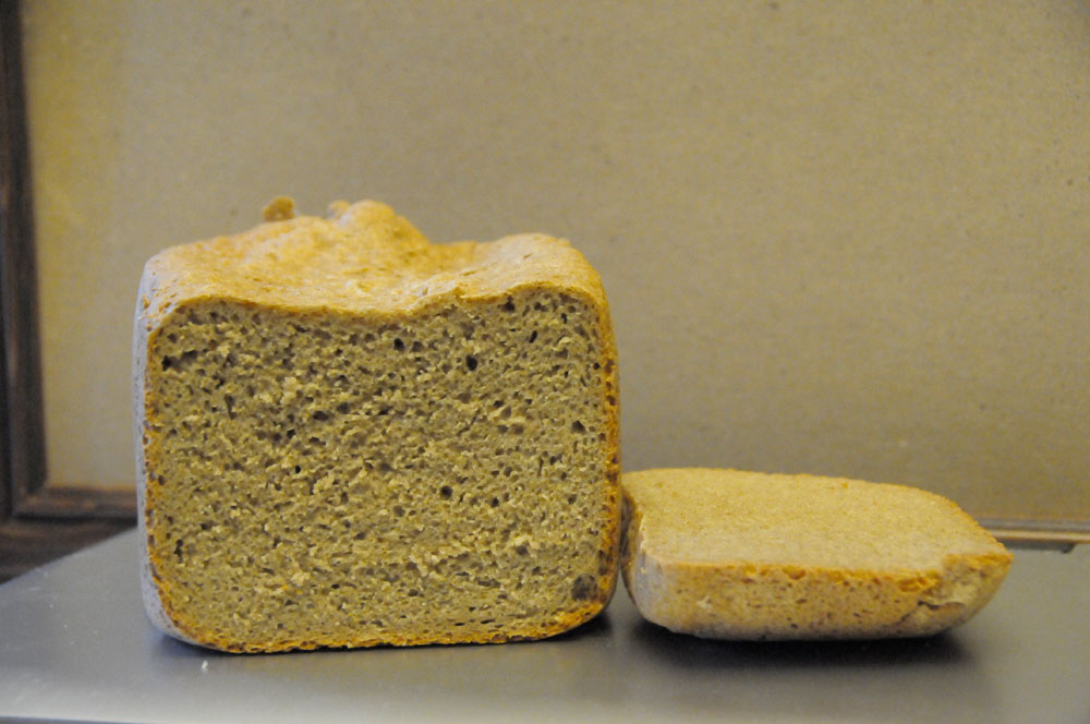 Pane di segale Senza niente (forno, macchina per il pane, pentola a cottura lenta)