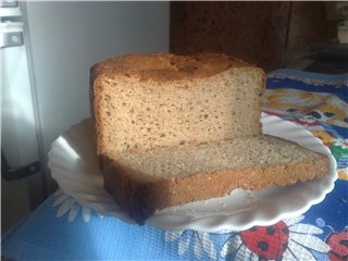 Pan de centeno y trigo simple en una panificadora