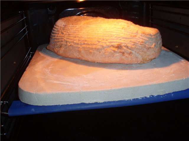 Stone (plate) for baking bread