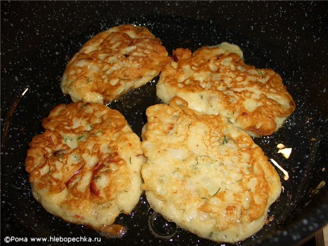 Buñuelos de pescado sobre kéfir