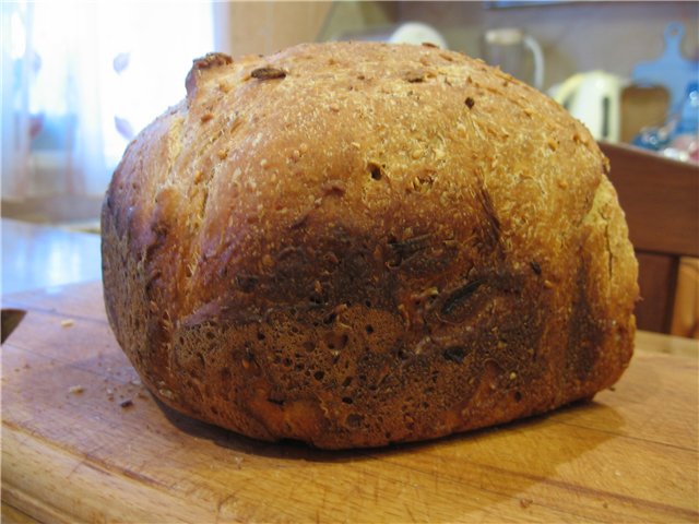 Sourdough na tinapay na ginawa mula sa harina ng ika-1 baitang (sa isang gumagawa ng tinapay)