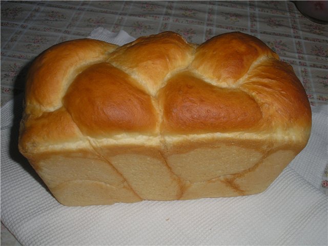 Lithuanian challah in the oven