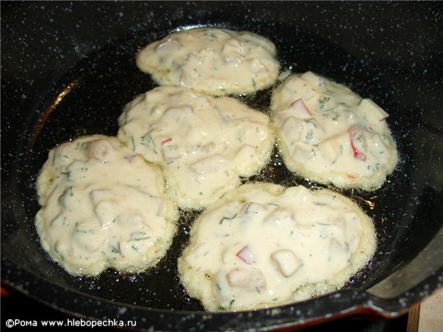 Buñuelos de pescado sobre kéfir