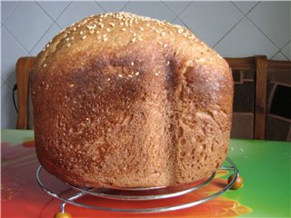 Pane Selyansky con lievito naturale in una macchina per il pane