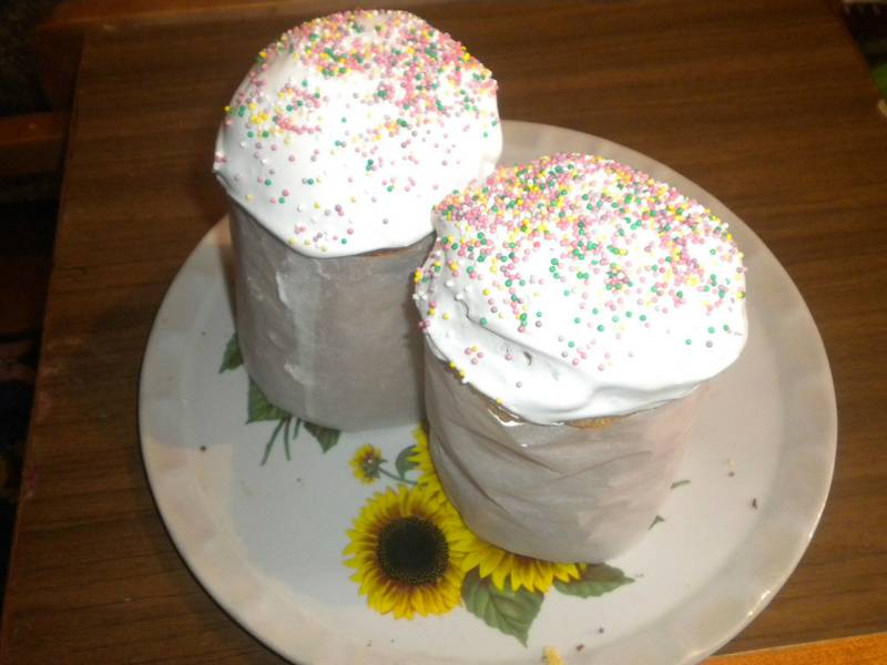 Kulich עם Myasoedovskaya בתנור (כיתת אמן)