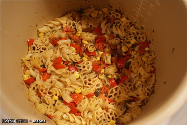 Macaroni flowers with vegetables in a multicooker Brand 37501